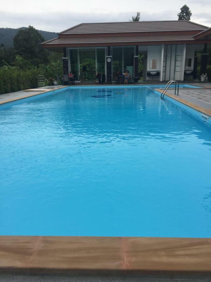 Pool House Lansaka Hotel Nakhon Si Thammarat Buitenkant foto